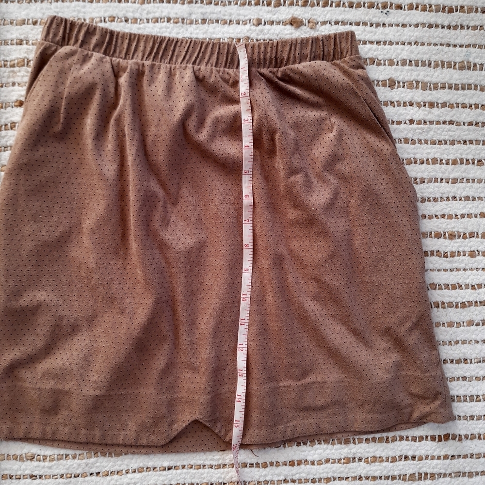 Skirt - Picture 2 of 9